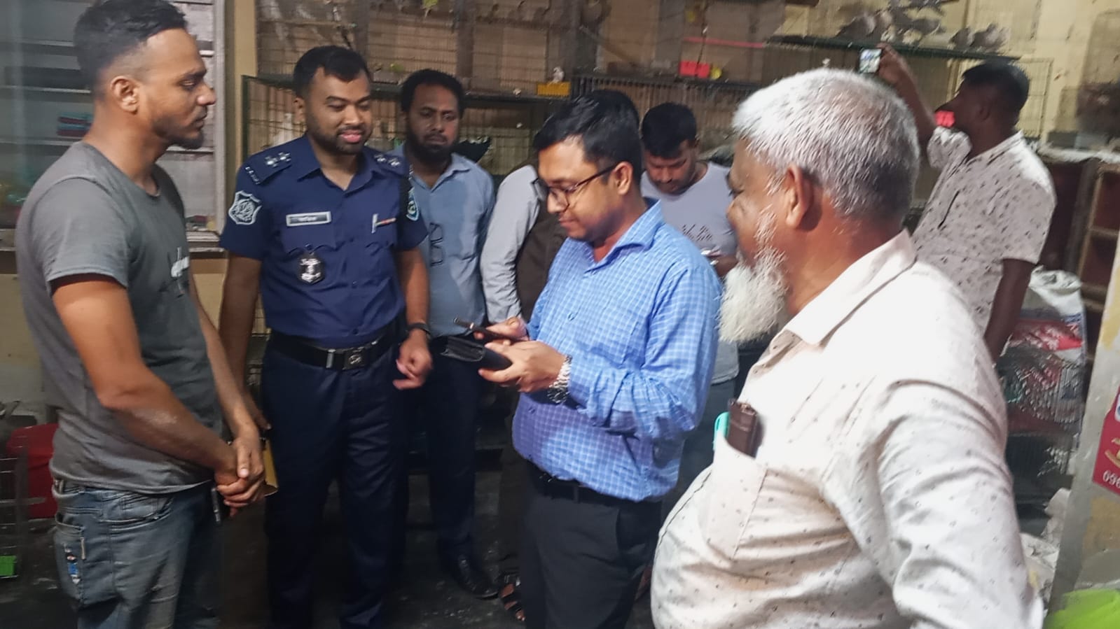 সৈয়দপুরে দেশীয় পাখি বিক্রির অভিযোগে ব্যবসায়ীকে জরিমানা
